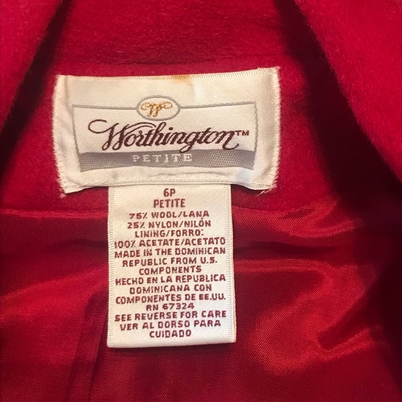 Red coat - Picture 2 of 3